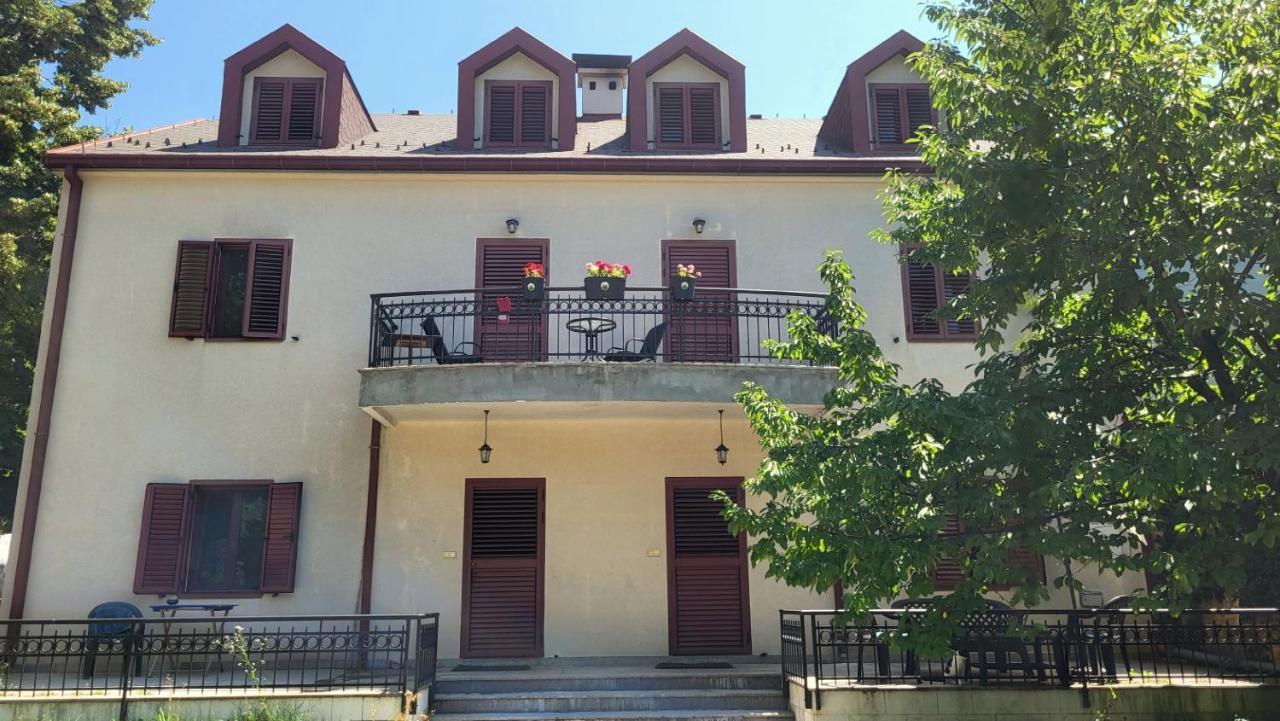 Apartman Popovic Cetinje Apartment Ngoại thất bức ảnh